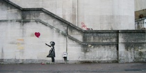 Banksy-girl-with-balloonwallpaper